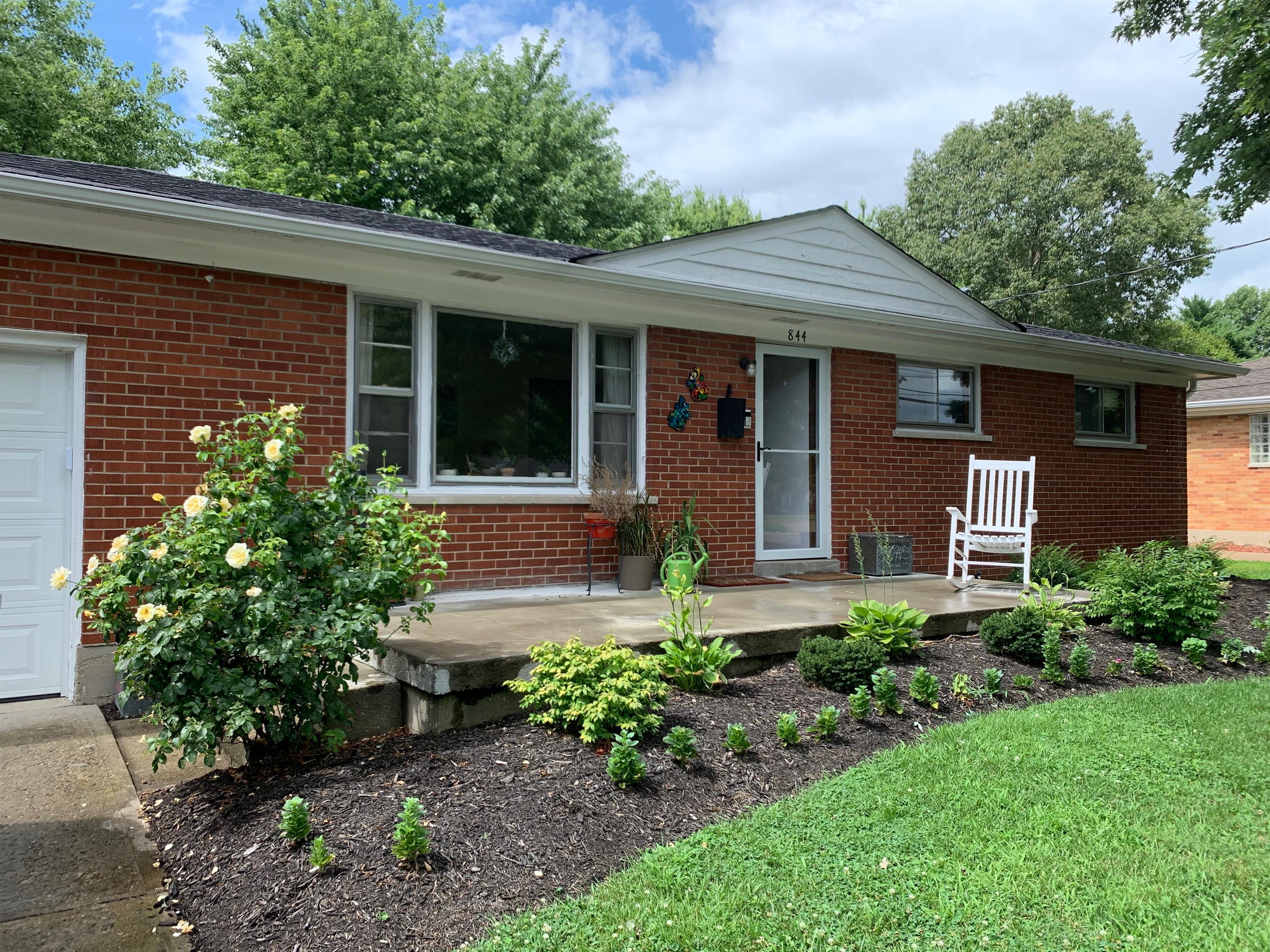 844 Hicks Boulevard